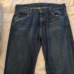Levi 569 light wash jeans. 34 waist / 32 length.